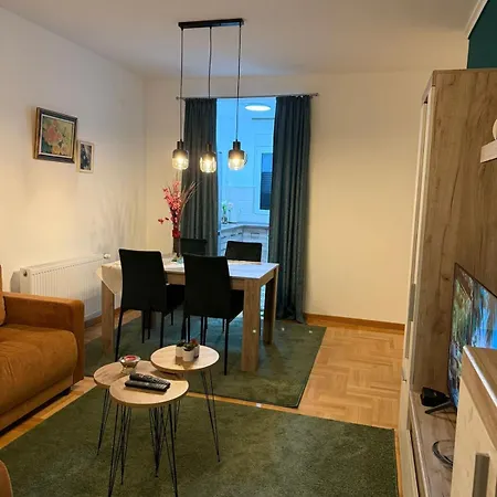 Nest24- Cozy With Terrace And Private Garage Apartment Ni