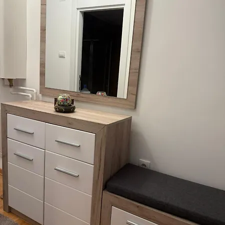 Nest24- Cozy With Terrace And Private Garage Ni