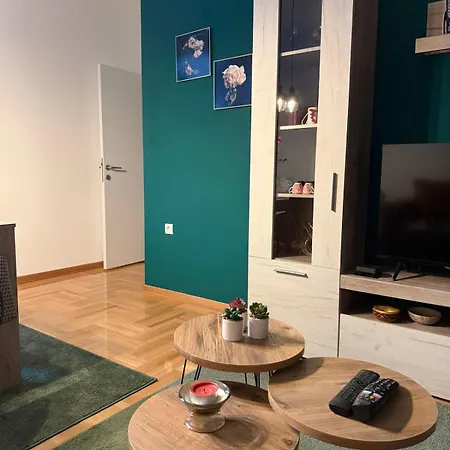 Nest24- Cozy With Terrace And Private Garage Apartment *