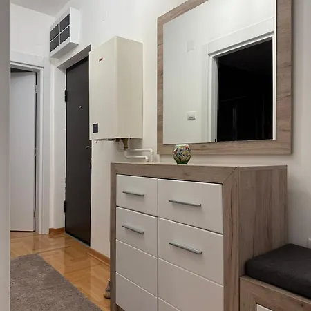 Nest24- Cozy With Terrace And Private Garage *