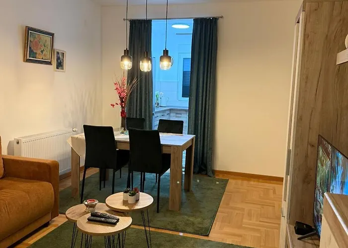 Nest24- Cozy With Terrace And Private Garage Apartament Ni